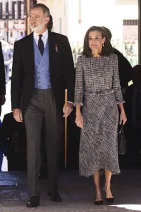 April 23, 2024, Madrid, Madrid, Spain: KING FELIPE VI of Spain, QUEEN LETIZIA of Spain attend the Miguel De Cervantes Literature award 2023 at the Alcal¡ de Henares University Madrid Spain - ZUMAc260 20240423_zep_c260_021 Copyright: xMikexChicorrox