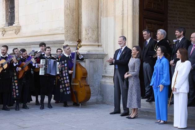 April 23, 2024, Madrid, Madrid, Spain: KING FELIPE VI of Spain, QUEEN LETIZIA of Spain attend the Miguel De Cervantes Literature award 2023 at the Alcal¡ de Henares University Madrid Spain - ZUMAc260 20240423_zep_c260_031 Copyright: xMikexChicorrox