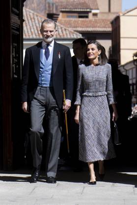 König Felipe VI. von Spanien und Königin Letizia von Spanien bei der Verleihung des Premio Miguel de Cervantes für Literatur an Luis Mateo Diez in der Universidad de Alcala. Alcala de Henares, 23.04.2024