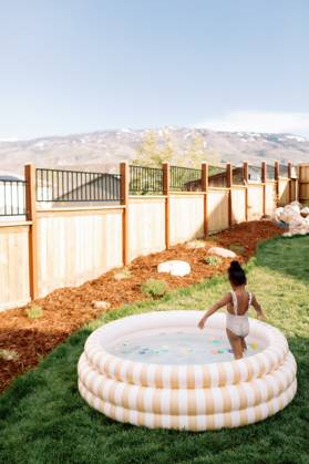 Toddler Girl in Backyard Pool Verdi, Nevada, United States CR_SADR240423-1358548-01 ,model released, Symbolfoto
