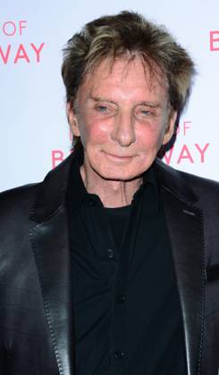 18 April 2024 - New York, New York - Barry Manilow. Harmony inspired window held at Museum of Broadway. New York USA - ZUMAa123 20240418_zaa_a123_328 Copyright: xPatriciaxSchleinx