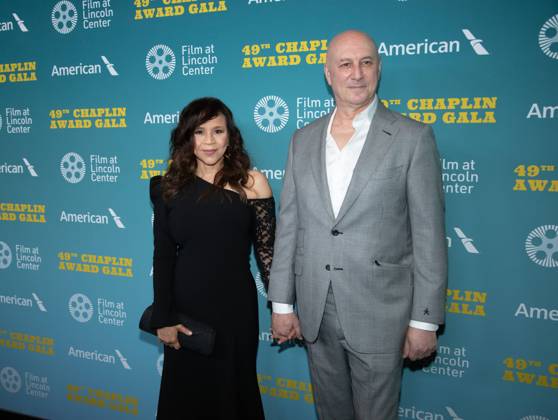 Rosie Perez and Eric Haze arrive on the red carpet at the 49th Chaplin Award Honoring Jeff Bridges at Lincoln Center on April 29, 2024 in New York City.  NYP20240429709 SerenaxXuxNing
