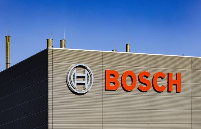 30.04.2024, Deutschland, Sachsen, Dresden, auf dem Foto das Firmenlogo an der Robert Bosch Semiconductor Manufacturing Dresden GmbH, Robert-Bosch-Ring 1, 01109 Dresden