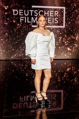 Fotocall - Deutscher Filmpreis Moderatoren Jasna Fritzi Bauer beim Fotocall der Moderatoren des Deutschen Filmpreises 2024 im Theater am Potsdamer Platz am 01.05.2024 in Berlin. Copyright: xEventpressxKochanx