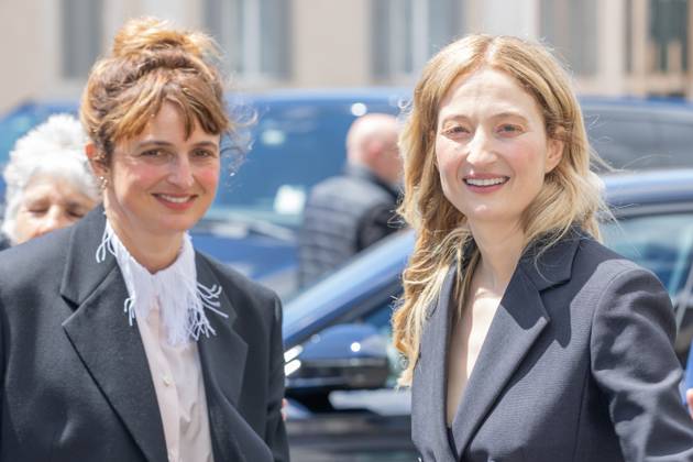 Italy: Nominees for David di Donatello Awards at Quirinale Alba Rohrwacher and Alice Rohrwacher leave Quirinale Palace after presentation ceremony of David di Donatello Awards in Rome Rome Italy Copyright: MatteoxNardone