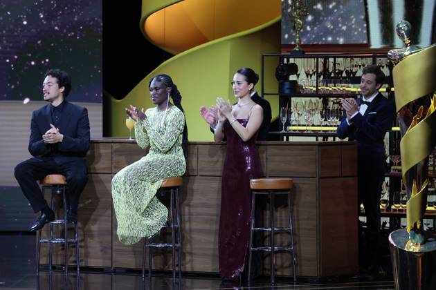 Deutscher Filmpreis 2024 Ivy Quainoo. Aurel Mertz, Gizem Emre, Tobias Krell (Checker Tobi) und Jürgen Vogel bei der Verleihung der Lola - Deutscher Filmpreis 2024 im Theater am Potsdamer Platz in Berlin 03.05.2024 Copyright: xEventpressx