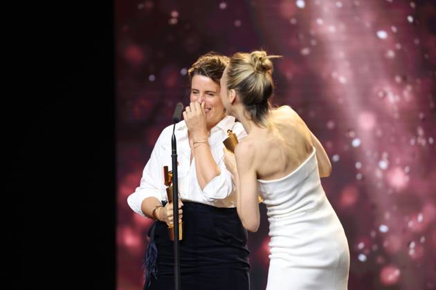 Deutscher Filmpreis 2024 BESTES MASKENBILD Alisza Pfeifer, Christina Baier · GIRL YOU KNOW IT™S TRUE bei der Verleihung der Lola - Deutscher Filmpreis 2024 im Theater am Potsdamer Platz in Berlin 03.05.2024 Copyright: xEventpressx