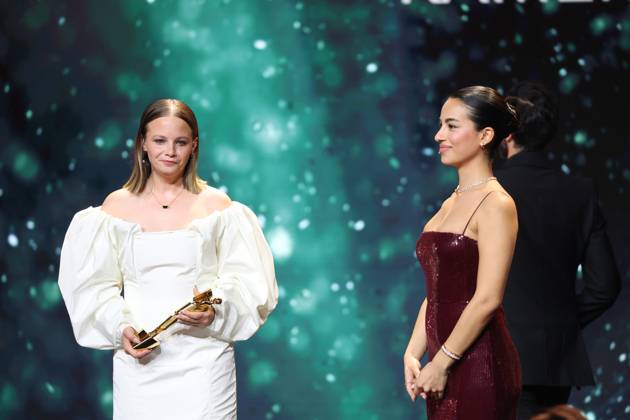 Deutscher Filmpreis 2024 Gizem Emre und Jasna Fritzi Bauer bei der Verleihung der Lola - Deutscher Filmpreis 2024 im Theater am Potsdamer Platz in Berlin 03.05.2024 Copyright: xEventpressx