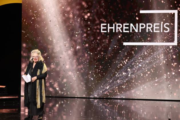 Deutscher Filmpreis 2024 EHRENPREIS Hanna Schygulla bei der Verleihung der Lola - Deutscher Filmpreis 2024 im Theater am Potsdamer Platz in Berlin 03.05.2024 Copyright: xEventpressx
