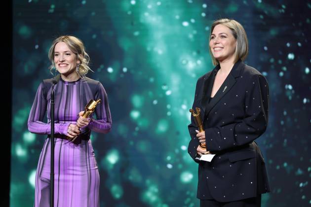 Deutscher Filmpreis 2024 BESTES SZENENBILD Cosima Vellenzer, Anika Klatt · DIE THEORIE VON ALLEM bei der Verleihung der Lola - Deutscher Filmpreis 2024 im Theater am Potsdamer Platz in Berlin 03.05.2024 Copyright: xEventpressx