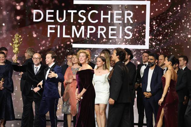 Deutscher Filmpreis 2024 Schlussbild bei der Verleihung der Lola - Deutscher Filmpreis 2024 im Theater am Potsdamer Platz in Berlin 03.05.2024 Copyright: xEventpressx
