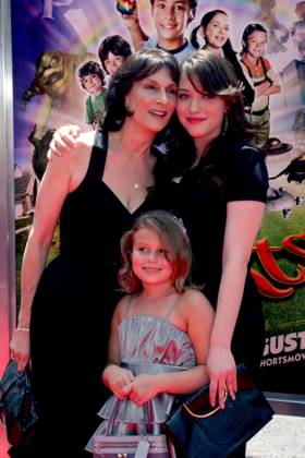 Shorts Premiere Kat Dennings arriving at the Shorts Premiere at Gauman s Chinese Theater in Hollywood, CA on August 15, 2009 .2009 Kathy Hutchins Hutchins Photo.. Los Angeles CA USA EDITORIAL USE ONLY Copyright: xx KathyxHutchinsx khphotos165532