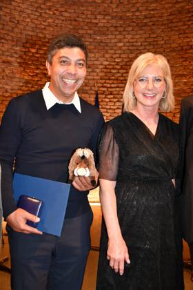 Ulrike Scharf und Giovane Elber Verleihung der Bayerischen Staatsmedaille für soziale Verdienste 2024 Heilige Hofkirche München 07. Mai 2024