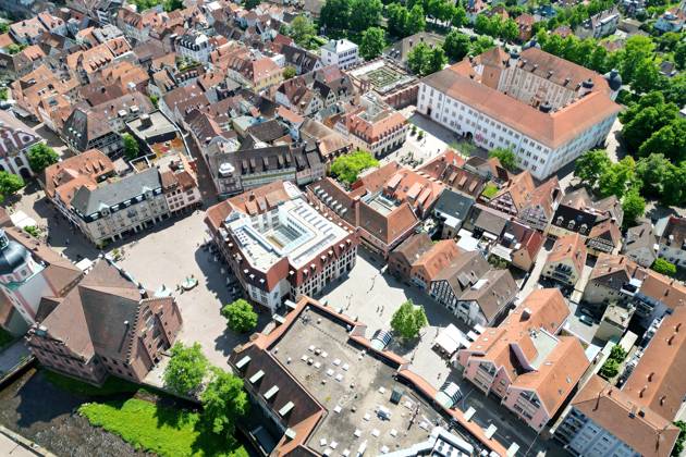 xsvx, News Wirtschaft Reise, Ettlingen, emwirt v.l. Ettlingen Stadt Altstadt Kernstadt Rathaus Marktplatz Alb Schloss Ettlingen