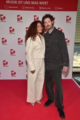 36. Fred Jay Preis der GEMA in Berlin Joy Denalane, Max Herre, Ankunft, roter Teppich im bcc Berlin der 36. Fred Jay Preis 2024 im Rahmen des GEMA Mitgliederfestes in Berlin 14.05.2024