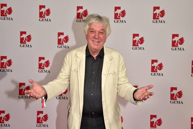 36. Fred Jay Preis der GEMA in Berlin Rolf Zuckowski Ankunft, roter Teppich im bcc Berlin der 36. Fred Jay Preis 2024 im Rahmen des GEMA Mitgliederfestes in Berlin 14.05.2024