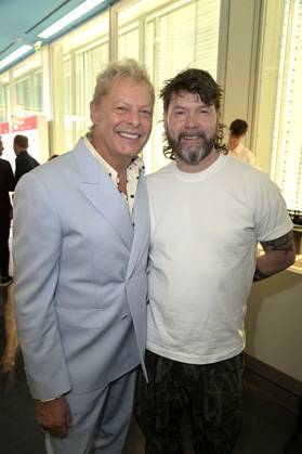 Uwe Fahrenkrog-Petersen und Rea Garvey bei der Verleihung des Fred Jay Preises 2024 im bcc Berlin Congress Center. Berlin, 14.05.2024