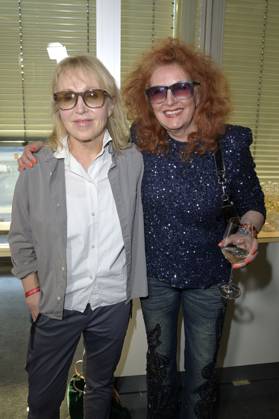 Annette Humpe und Ingrid Milli Segieth bei der Verleihung des Fred Jay Preises 2024 im bcc Berlin Congress Center. Berlin, 14.05.2024