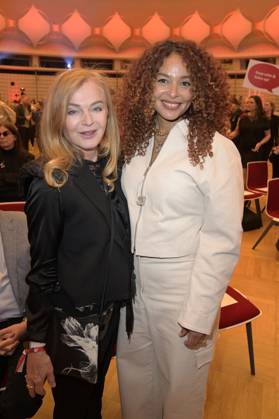 Inga Humpe und Joy Denalane bei der Verleihung des Fred Jay Preises 2024 im bcc Berlin Congress Center. Berlin, 14.05.2024