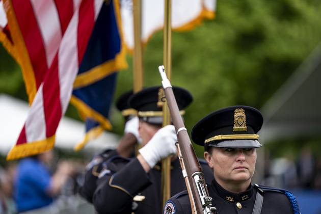 May 15, 2024, Washington, District Of Columbia, USA: The United States Capitol color guard participates in the National Peace Officers™ Memorial Service at the U.S. Capitol in Washington, DC on Wednesday, May 15, 2024 Washington USA - ZUMAs152 20240515_faa_s152_021 Copyright: xBonniexCashx-xPoolxviaxCNPx