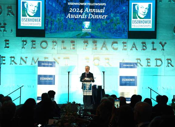 May 15, 2024, Philadelphia, Pa, USA: Steven Spielberg receives the Dwight D. Eisenhower Medal for Leadership and Service, for his extraordinary artistic achievements in presenting Americas culture and history to the world and his enormous contributions to advancing global understanding. Held at Constitution Center in Philadelphia, PA. Philadelphia USA - ZUMAp281 20240515_zea_p281_002 Copyright: xPhotoxImagexPressx