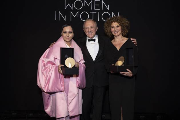 Bilder des Jahres 2024, Entertainment 05 Mai Entertainment Themen der Woche KW20 B Remise du prix lors du diner Women in Motion par le groupe Kering, Place de la Castre, lors du 77eme Festival International du Film de Cannes Amanda Nell Eu, Francois Henri Pinault, Donna Langley Remise du prix lors du diner Women in Motion par le groupe Kering, Place de la Castre, lors du 77eme Festival International du Film de Cannes Le 19 mai 2024 Olivier Borde Bestimage Women in Motion 2024 Award during the Kering And Cannes Film Festival Official Dinner, at the 77th annual Cannes Film Festival On May 19, 2024 Cannes France  Copyright: xOLIVIERxBORDEx xBESTIMAGExOLIVIERxBORDEx xBESTIMAGEx