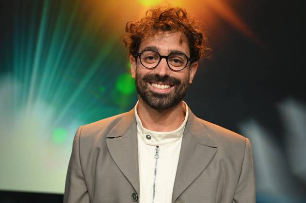 Kameramann Christopher Aoun, Preisträger Beste Kamera Fiktion Screen für die Filmreihe ZEIT Verbrechen – Deine Brüder bei der Verleihung 34. Deutscher Kamerapreis
