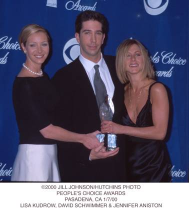 2000 JILL JOHNSON HUTCHINS PHOTO.PEOPLE S CHOICE AWARDS.PASADENA, CA 1 7 00.LISA KUDROW, DAVID SCHWIMMER & JENNIFER ANISTON EDITORIAL USE ONLY Copyright: xx x khphotos211396