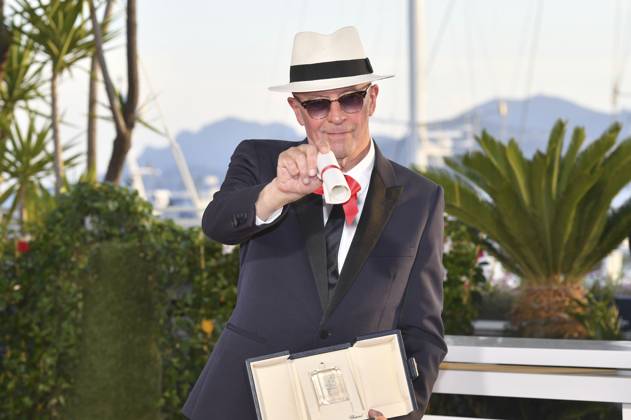 Jacques Audiard mit dem Preis der Jury für Emilia Perez beim Photocall mit den Preisträgern auf dem Festival de Cannes 2024 77. Internationale Filmfestspiele von Cannes am Palais des Festivals. Cannes, 25.05.2024