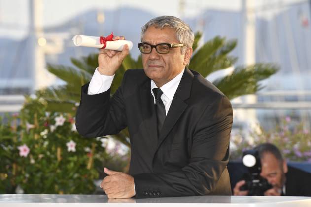 Mohammad Rasoulof mit dem Spezialpreis der Jury für The Seed of the Sacred Fig beim Photocall mit den Preisträgern auf dem Festival de Cannes 2024 77. Internationale Filmfestspiele von Cannes am Palais des Festivals. Cannes, 25.05.2024