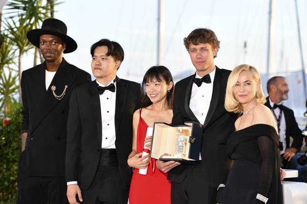 Baloji, Chiang Wei Liang, You Qiao Yin, Halfdan Ullmann Tondel und Emmanuelle Beart beim Photocall mit den Preisträgern auf dem Festival de Cannes 2024 77. Internationale Filmfestspiele von Cannes am Palais des Festivals. Cannes, 25.05.2024
