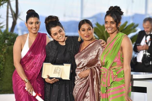 Divya Prabha, Payal Kapadia, Chhaya Kadam und Kani Kusruti mit dem Großen Preis der Jury für All We Imagine as Light beim Photocall mit den Preisträgern auf dem Festival de Cannes 2024 77. Internationale Filmfestspiele von Cannes am Palais des Festivals. Cannes, 25.05.2024