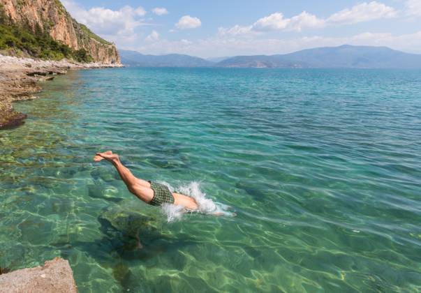 Jumping into sea ,model released, Symbolfoto; springende hinein Meer ,model released, Symbolfoto ING_19071_13671 RECORD DATE NOT STATED