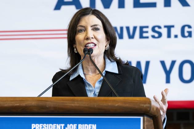 May 30, 2024, New York City, New York, United States: New York State Governor KATHY HOCHUL (D) speaking at a press conference about an energy rebate program, in Long Island City in New York City. New York City United States - ZUMAb161 20240530_aap_b161_008 Copyright: xMichaelxBrochsteinx