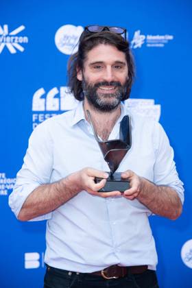 Vierzon Winners Photocall Vincent Cappello posing with his Honorable Mention Award for the movie Nouveau Monde during the Winners Photocall as part of the Festival du Film de Demain in Vierzon, France on June 02, 2024. Photo by Aurore Marechal ABACAPRESS.COM Vierzon France  Copyright: xMarechalxAurore ABACAx