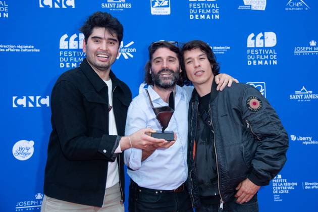 Vierzon Winners Photocall Vincent Cappello posing with his Honorable Mention Award for the movie Nouveau Monde with Sandor Funtek and Rohid Rahimi during the Winners Photocall as part of the Festival du Film de Demain in Vierzon, France on June 02, 2024. Photo by Aurore Marechal ABACAPRESS.COM Vierzon France  Copyright: xMarechalxAurore ABACAx