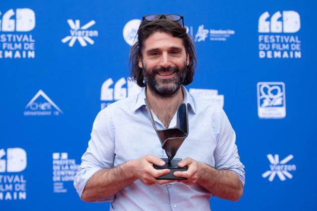 Vierzon Winners Photocall Vincent Cappello posing with his Honorable Mention Award for the movie Nouveau Monde during the Winners Photocall as part of the Festival du Film de Demain in Vierzon, France on June 02, 2024. Photo by Aurore Marechal ABACAPRESS.COM Vierzon France  Copyright: xMarechalxAurore ABACAx