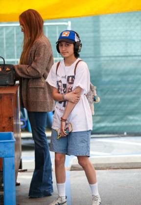 Jennifer Lopez and Emme Maribel Muniz visit a Flea Market Featuring: Jennifer Lopez and Emme Maribel Muniz Where: Los Angeles, California, United States When: 02 Jun 2024 Credit: BauerGriffin INSTARimages EDITORIAL USE ONLY. NOT FOR USE BY NEWSPAPERS BASED IN THE UK. Copyright: xBellocqimagesx instar53813172