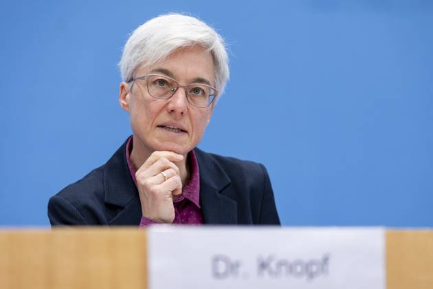 Dr. Brigitte Knopf, Stellv. Vorsitzende vom Expertenrat fâˆöºr Klimafragen, aufgenommen im Rahmen der Pressekonferenz zum Sondergutachten zur Pruefung der Treibhausgas-Projektionsdaten 2024 im Haus der Bundespressekonferenz in Berlin, 03.06.2024. Berlin Deutschland Copyright: xLorenzxHuterxphotothek.dex