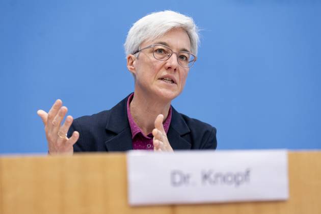 Dr. Brigitte Knopf, Stellv. Vorsitzende vom Expertenrat fâˆöºr Klimafragen, aufgenommen im Rahmen der Pressekonferenz zum Sondergutachten zur Pruefung der Treibhausgas-Projektionsdaten 2024 im Haus der Bundespressekonferenz in Berlin, 03.06.2024. Berlin Deutschland Copyright: xLorenzxHuterxphotothek.dex