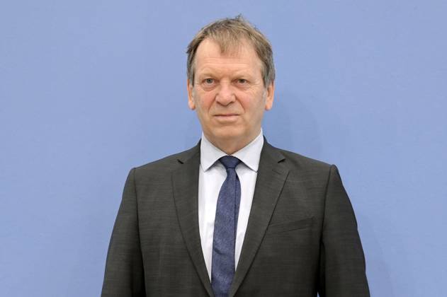 Hans-Martin Henning bei der Bundespressekonferenz Sondergutachten zur Prüfung der Treibhausgas-Projektionsdaten 2024 im Haus der Bundespressekonferenz. Berlin, 03.06.2024