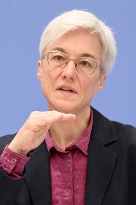 Brigitte Knopf bei der Bundespressekonferenz Sondergutachten zur Prüfung der Treibhausgas-Projektionsdaten 2024 im Haus der Bundespressekonferenz. Berlin, 03.06.2024