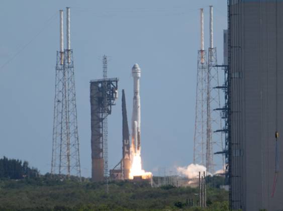 (240605) -- WASHINGTON, June 5, 2024 -- A United Launch Alliance Atlas V rocket with Boeing s Starliner spacecraft aboard blasts off from Space Launch Complex-41 at Cape Canaveral Space Force Station in Florida, the United States, June 5, 2024. NASA and Boeing launched the first crewed mission of the Starliner spacecraft from the U.S. state of Florida on Wednesday, sending two NASA astronauts to the International Space Station (ISS). ( NASA Handout via Xinhua) U.S.-NASA-BOEING-STARLINER-CREWED MISSION JoelxKowsky 