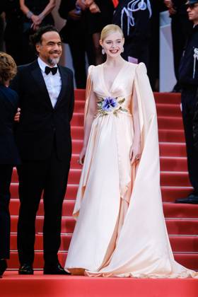 Alejandro Gonzalez Inarritu and Elle Fanning poses on the red carpet for the opening night film, The Dead Don t Die on Tuesday 14 May 2019 at the 72nd Festival de Cannes Alejandro Gonzalez Inarritu and Elle Fanning poses on the red carpet for the opening night film, The Dead Don t Die on Tuesday 14 May 2019 at the 72nd Festival de Cannes, Palais des Festivals, Cannes. Pictured: Alejandro Gonzalez Inarritu , Elle Fanning. LFI Avalon. All usages must be credited Julie Edwards LFI Avalon. Picture by Julie Edwards LFI Avalon. All usages must be credited Julie Edwards LFI Avalon., Copyright: xJuliexEdwards LFI Avalonx xAvalonx 0535947158