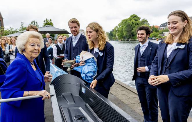 Bilder des Jahres 2024, Entertainment 06 Juni Entertainment Themen der Woche KW23 Entertainment Bilder des Tages 08-06-2024 Leiden Princess Beatrix attend the baptizing of the new competition boat, The Beatrix, of the Royal Student Rowing Association Njord, during the celebration of the 150th anniversary of the rowing club, in Leiden. Â  Copyright: xPPEx