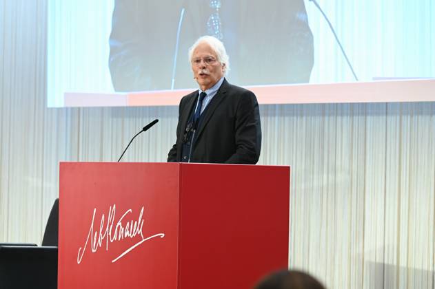 Journalist Thomas Roth redet bei der Verleihung des Lew Kopolew Preis für Frieden und Menschenrechte 2023 2024