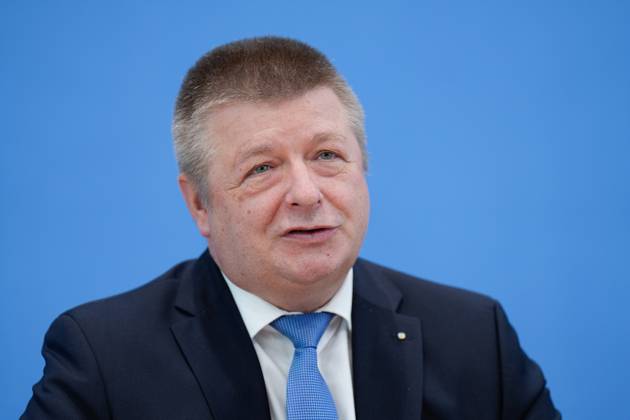Vorstellung des Verfassungsschutzberichts 2023, Thomas Haldenwang Pressekonferenz Vorstellung des Verfassungsschutzberichts 2023 mit Bundesministerin des Innern und für Heimat Nancy Faeser und Thomas Haldenwang, Präsident des Bundesamtes für Verfassungsschutz (BfV) in der BPK Berlin Berlin GER