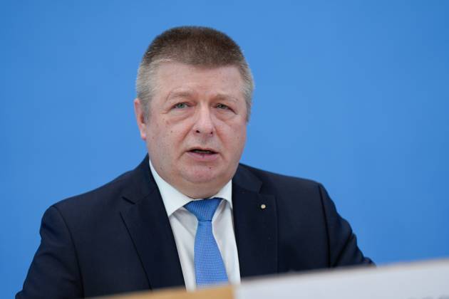 Vorstellung des Verfassungsschutzberichts 2023, Thomas Haldenwang Pressekonferenz Vorstellung des Verfassungsschutzberichts 2023 mit Bundesministerin des Innern und für Heimat Nancy Faeser und Thomas Haldenwang, Präsident des Bundesamtes für Verfassungsschutz (BfV) in der BPK Berlin Berlin GER