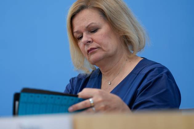 Vorstellung des Verfassungsschutzberichts 2023, Nancy Faeser Pressekonferenz Vorstellung des Verfassungsschutzberichts 2023 mit Bundesministerin des Innern und für Heimat Nancy Faeser und Thomas Haldenwang, Präsident des Bundesamtes für Verfassungsschutz (BfV) in der BPK Berlin Berlin GER