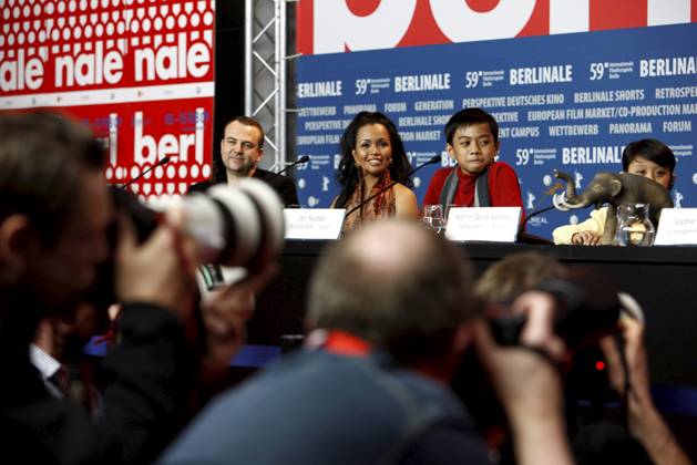 59th Berlin International Film Festival - Mammoth Press Conference Marife Necesito, Jan Nicado and Martin Delos Santos at the 59th Berlin International Film Festival Mammoth Press Conference at the Grand Hyatt Hotel on February 8, 2009 in Berlin. Picture by Photoselection , Copyright: xPhotoxSelectionx xAvalonx 0547355530